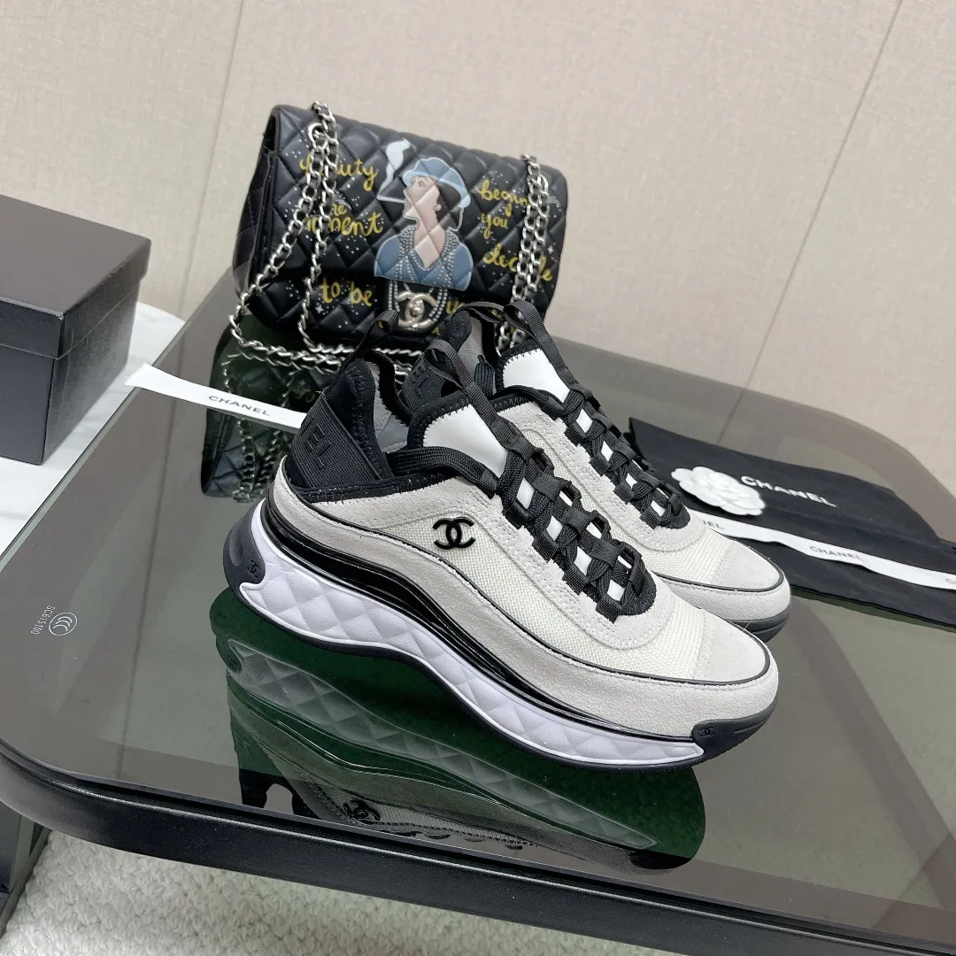 👟👟 👟👟Ex-factory price 480👟👟 [Long-term supply of higher versions] ⚠️Note: This style has many colors and the market has complete colors. Welcome to consult~CHANEL Chanel Couple Style Xiaoxiang Casual Sports Shoes Dad Shoes Counter Original 1:1, each color is accurately matched, the internal standard coding fabric is made of: original imported cow down + imported fabric, the lining is made of: imported breathable velvet, outsole material: original 1:1 mold opening 3 layers T👟👟 👟👟Factory price U code number: Women's 35-41